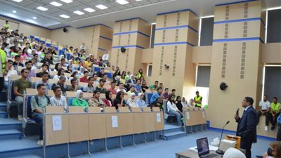 وزير التعليم العالي يتلقى تقريرًا حول تنظيم الأسبوع التعريفي بجامعة الجلالة