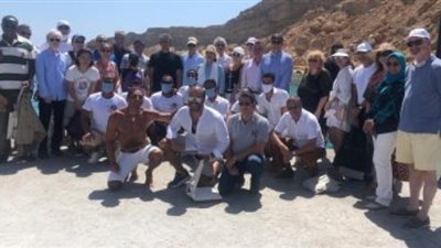 وزير السياحة يصطحب 30 سفيرا فى رحلة بحرية بشرم الشيخ
