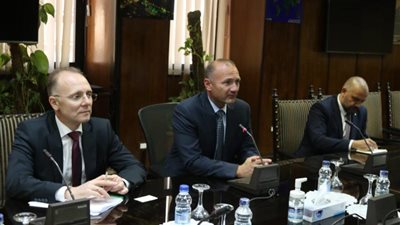 وزير الكهرباء يستقبل نظيره البلغاري لبحث وتعزيز التعاون المشترك