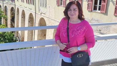 إلهام شاهين بإطلالة شبابية في أحدث ظهور لها