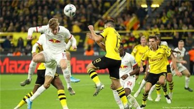 أوجسبورج يفجر مفاجأة بإسقاط دورتموند في البوندسليجا