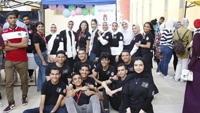 وزير التعليم العالي يتلقى تقريرًا حول تنظيم الأسبوع التعريفي بالجامعة المصرية اليابانية