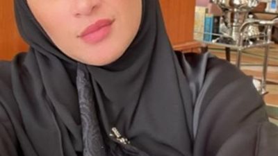 ياسمين عبد العزيز تؤدى مناسك العمرة