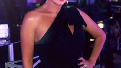 ”كتف”  رانيا يوسف العاري يشعل مواقع التواصل