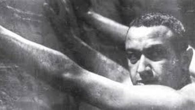 ”خيط أبيض.. خيط أسود”.. قصة فيلم عالمي لنور الشريف سرقه الموساد ودمر ”نسخته الأصلية” بعدما فضح إسرائيل من الداخل