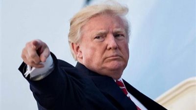 عاجل.. ثورة في أمريكا بسبب تناول كبار المسؤولين في البيت الأبيض  لقاح كورونا سرا