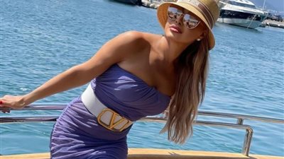 نوال الزغبي تخطف الأنظار بجمالها
