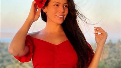 لورديانا تستعرض رشاقتها بإطلالة مثيرة في أحدث ظهور