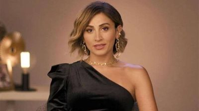 دينا الشربيني تخطف الأنظار من داخل ”الجيم”