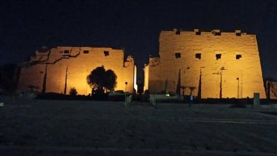 إحتفالا باليوم العالمى للسياحة .. الصوت والضوء  تضئ معبد الكرنك