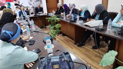 دعوات مشبوهة وعلاوة غلاء المعيشة.. أول اجتماع لعمال مصر بممثلات المرأة العاملة