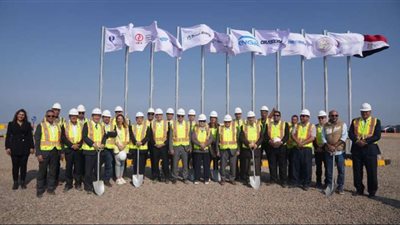 وزير الكهرباء يشهد إطلاق شارة بدء مشروع شركة البحر الأحمر لطاقة الرياح