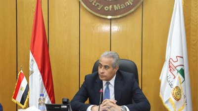 وزير القوى العاملة يوجه بتعديلات عاجلة على لوائح المركز القومي للسلامة والصحة المهنية