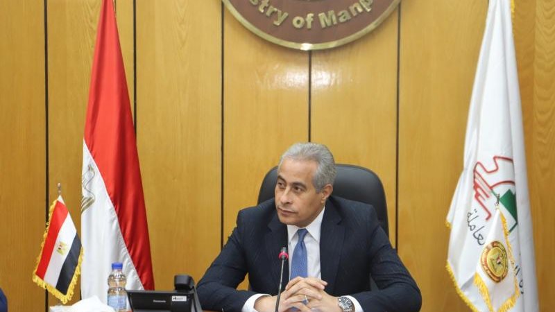 وزير القوى العاملة