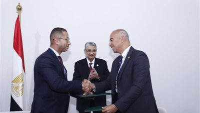 ”فودافون مصر” توقع مذكرة تفاهم مع هيئة تنمية واستخدام الطاقة الجديدة والمتجددة بمؤتمر المناخ COP27
