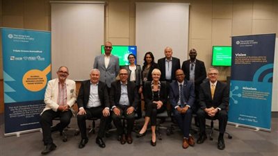 كلية إدارة الأعمال بالجامعة الأمريكية بالقاهرة تستضيف مائدة مستديرة للعمداء حول القيادة المناخية