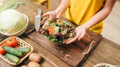 «خلي بالك من الأرز والدجاج».. أطعمة تهدد بالتسمم الغذائي فما هي؟