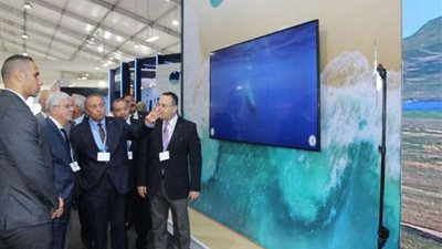 وزير التعليم العالي والبحث العلمي يشهد توقيع بروتوكولات تعاون لمعهد علوم البحار ويتفقد جناح المحيطات