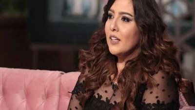 مي كساب تكشف سر منع ابناءها من استخدام الهاتف المحمول