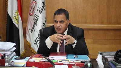 السكة الحديد تكرم أحد عمالها تعويضا عن إصابته