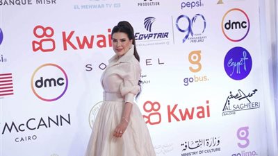 عبير صبري تخطف الأنظار بإطلالة ملائكية