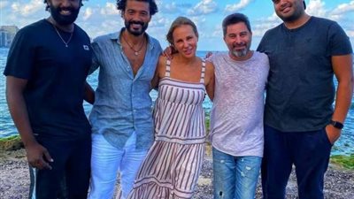 بالصورة.. خالد النبوي يستعد لبدأ تصوير ”قمر ١٤” برفقة شيرين رضا