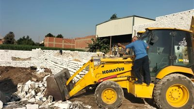 شاهد.. محافظة الجيزة تزيل 36 حالة تعدي علي الأراضي الزراعية بأطفيح