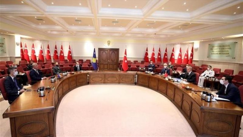 وزير الدفاع التركي