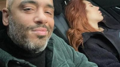 رامي جمال برفقة زوجته في أحدث ظهور له