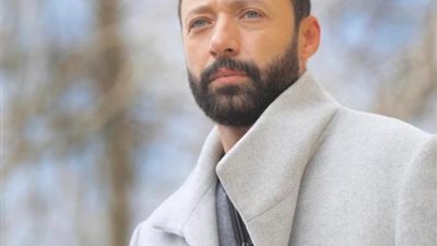 أحمد فهمي ينشغل بتصوير «بين السطور» ويعتذر عن «السجل الأسود»