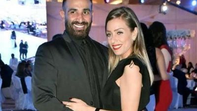 قصف جبهة.. تعليق ريم البارودي علي متابع لها ورائها في زوجها السابق أحمد سعد