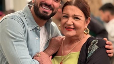 محمد الشرنوبي برفقة ميمي جمال من كواليس ”إيجار قديم”