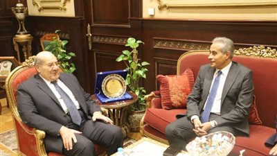 قانون العمل ورعاية العمالة غير المنتظمة.. كواليس لقاء وزير القوى العاملة مع رئيس مجلس الشيوخ