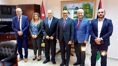 وزير التعليم العالي يتلقى تقريرًا حول التعاون بين معهد إعداد القادة واتحاد الجامعات العربية