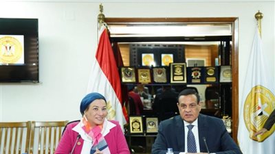 وزيرا التنمية المحلية والبيئة يناقشان آخر مستجدات منظومة المخلفات الصلبة بالمحافظات