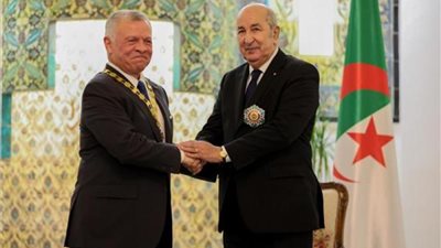 العاهل الأردني يمنح الرئيس الجزائري وسام النهضة المرصع
