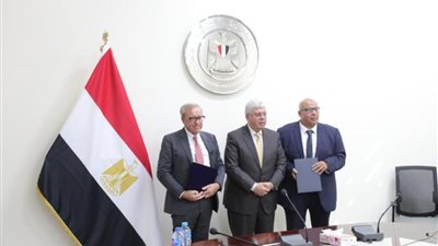 وزير التعليم العالى يشهد مراسم توقيع اتفاقية تعاون فى مجال الأجهزة التعويضية والأطراف الصناعية