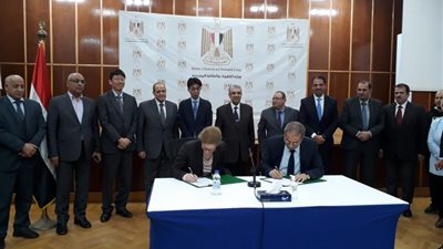 بـ40 مليون يورو.. «شاكر» يشهد توقيع عقد بين «سيمنس» و«القابضة للكهرباء»