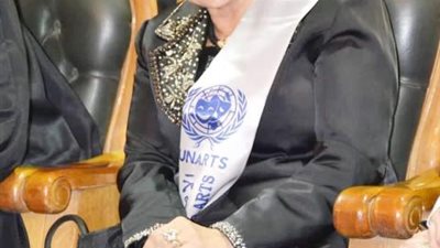 مهرجان الأمم المتحدة للفنون يهدي الفنانة سيمون جائزة فاتن حمامة