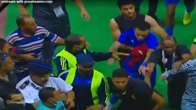 تفاصيل خناقة امام عاشور وأحمد مسعود عقب لقاء الزمالك والمصري