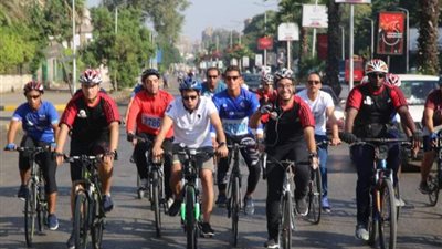 وزير الرياضة يقود ماراثون الدراجات من المتحف المصري بالتحرير إلى المتحف الجديد بالرماية