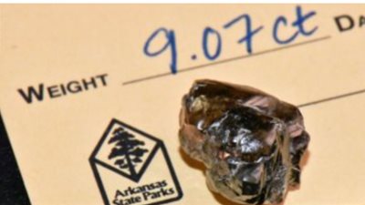 «مش هتصدق».. شاب يعثر على أغلى ماسة في العالم بالصدفة .. إليك القصة كاملة