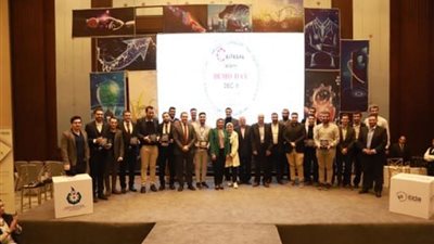 بالصور ..”اتصال” و”ايتيدا” و”البحث العلمي” يحتفلون بتخريج 12 شركة ناشئة من حاضنة ”إبني” في مجمع برج العرب الإبداعي