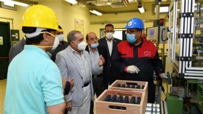 جولة تفقدية لوزير الانتاج الحربى داخل شركة أبو زعبل للصناعات المتخصصة