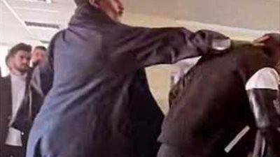 هجوم حاد علي محمد رمضان بسبب مشهد ضرب كومبارس ”بالقفا”