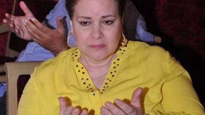 تحسن بسيط .. تطورات الحالة الصحية لـ دلال عبد العزيز