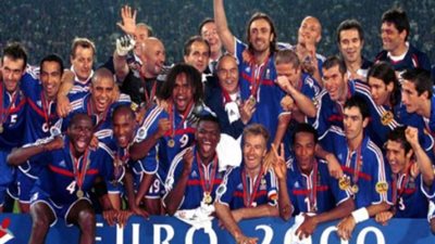 ذكريات اليورو.. فرنسا تواصل السطوع وتضيف اللقب الأوروبي لكأس العالم
