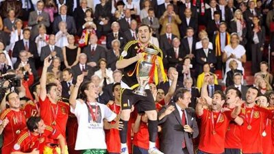 ذكريات اليورو.. رهان أراجونيس يمنح إسبانيا لقبا غاليا