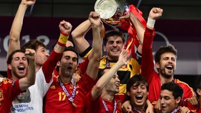 ذكريات اليورو.. التيكي تاكا تواصل هيمنتها بقيادة دل بوسكي