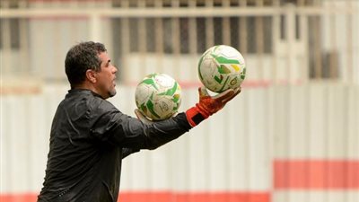 أوليفيرا يقود تدريبات حراس الزمالك اليوم